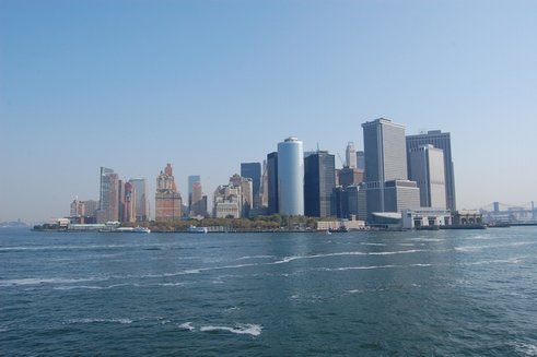 13NY - Manhattan skyline.jpg (24449 bytes)