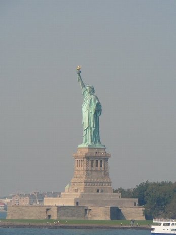 20NY - Statue of liberty.jpg (16207 bytes)