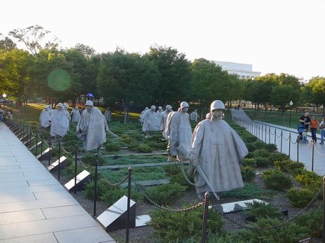 98DC - Korea Memorial.jpg (41181 bytes)