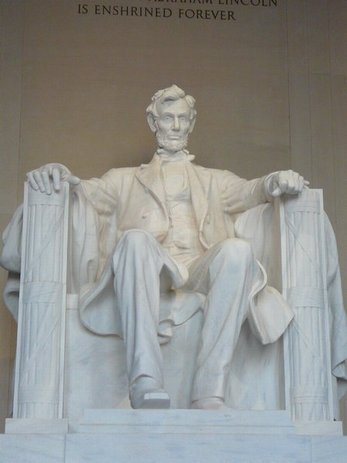 98DC - Lincoln Memorial2.jpg (23431 bytes)