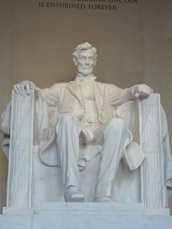 98DC - Lincoln Memorial2.jpg (23431 bytes)