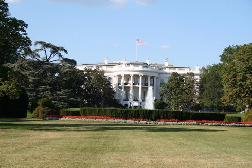 98DC - White house.jpg (41143 bytes)