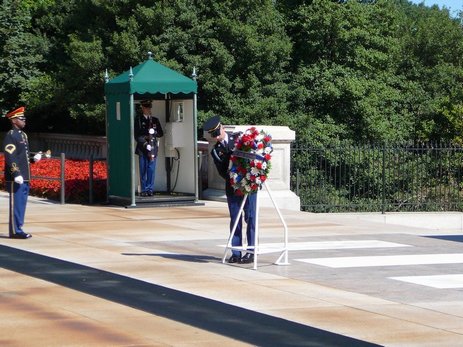 99DC - Tomb unknown.jpg (53660 bytes)